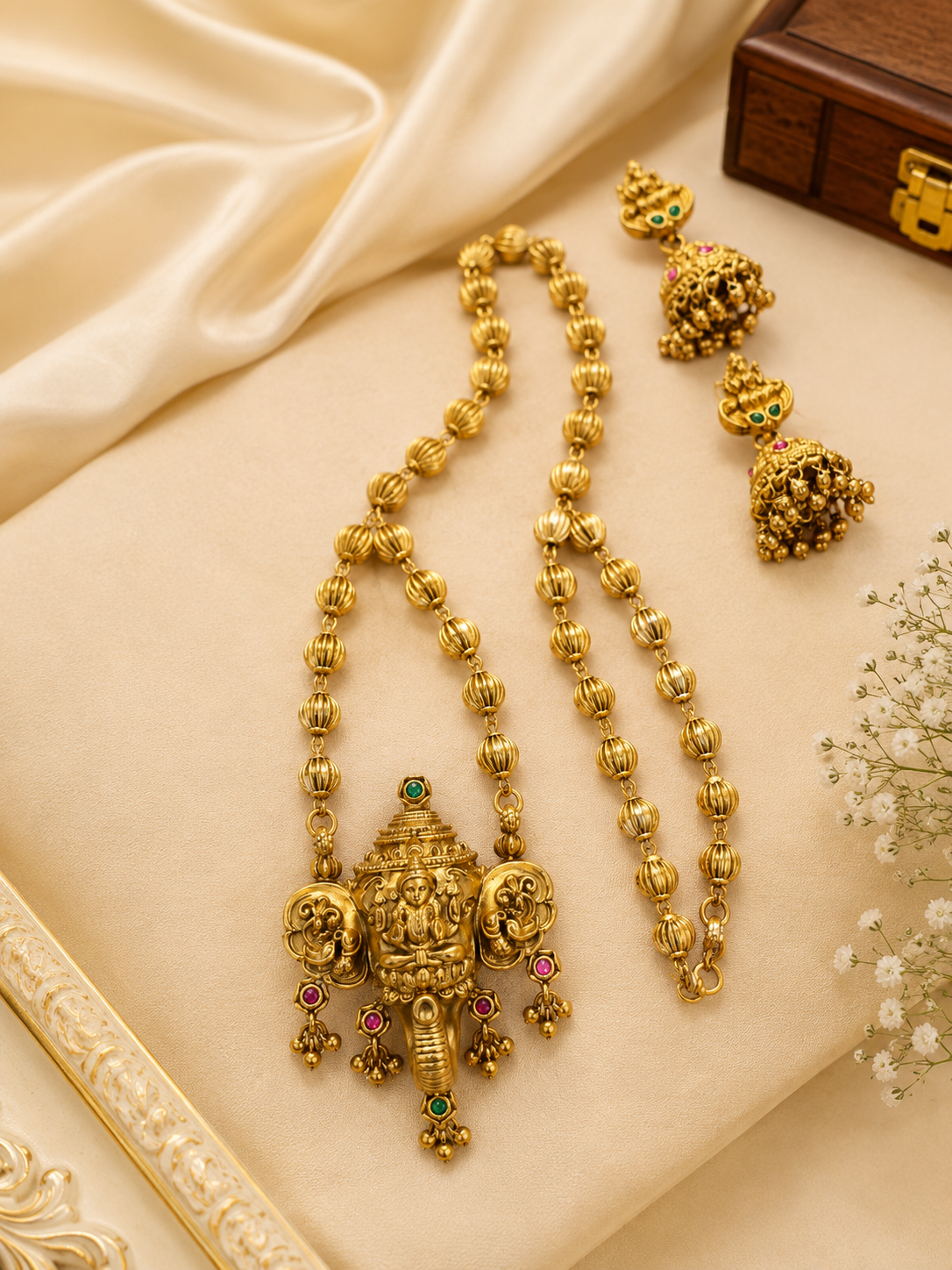 Temple-Inspired Pendant Necklace Set Design 2