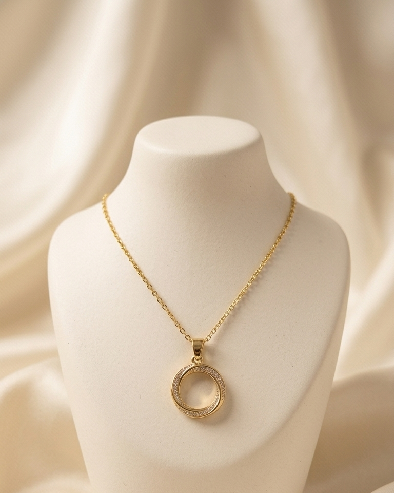 Elegant Interlocking Crystal Circle Necklace