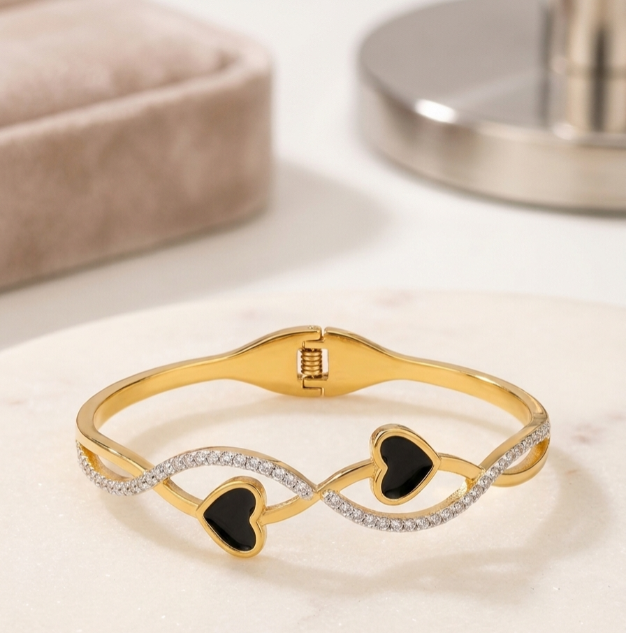 Enamel Heart Charm Golden Bracelet