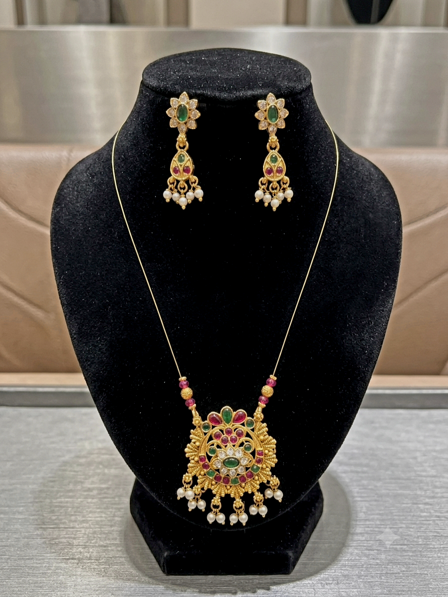 Exquisite Gold-Finished Temple Invisible Chain Set
